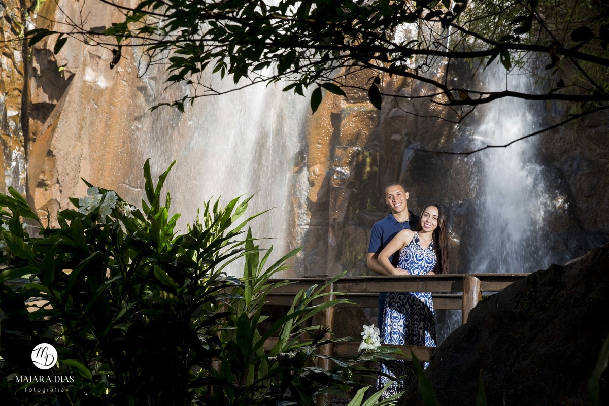 Ensaio fotografico casamento Pre Wedding Carla e Junior Brotas - SP Maiara Dias Fotografia