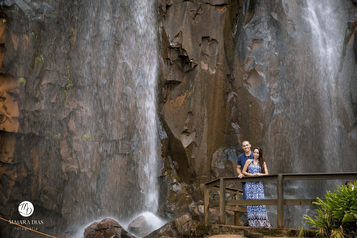 Ensaio fotografico casamento Pre Wedding Carla e Junior Brotas - SP Maiara Dias Fotografia