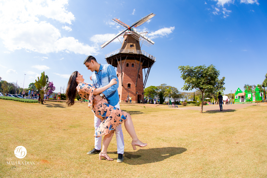 Ensaio Pre Wedding Nemilly e Rafael primavera flores Holambra - SP Maiara Dias Fotografia