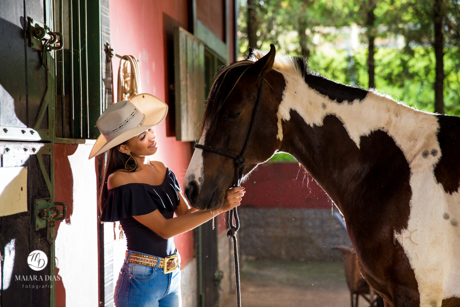 Ensaio Fotografico 15 anos Ana Beatriz no Haras Ponta das Canas em Limeira - SP cavalo Maiara Dias Fotografia