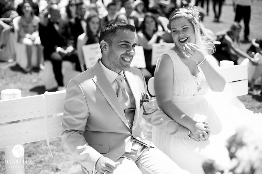 Casamento de Brasileira com Portugues de dia na Quinta da Falca Nazaré Portugal, casamento na praia, fotos feitas por Maiara Dias Fotografia