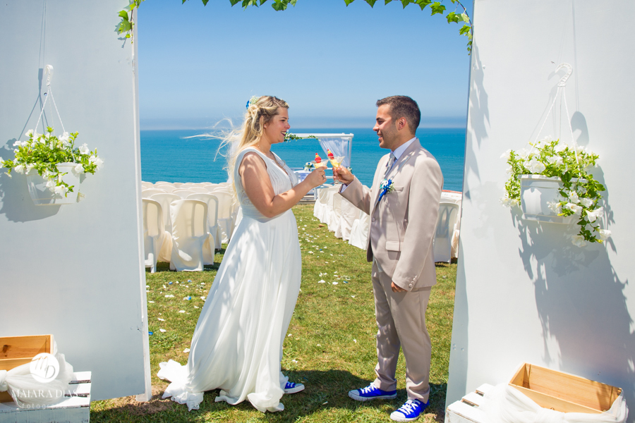 Casamento de Brasileira com Portugues de dia na Quinta da Falca Nazaré Portugal, casamento na praia, fotos feitas por Maiara Dias Fotografia