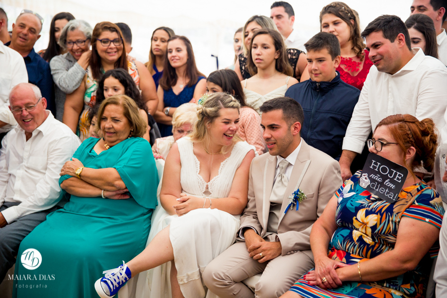Casamento de Brasileira com Portugues de dia na Quinta da Falca Nazaré Portugal, casamento na praia,  festa, danca, fotos feitas por Maiara Dias Fotografia