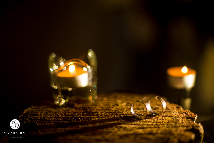 Casamento de Brasileira com Portugues de dia na Quinta da Falca Nazaré Portugal, casamento na praia,  festa, aliancas, fotos feitas por Maiara Dias Fotografia