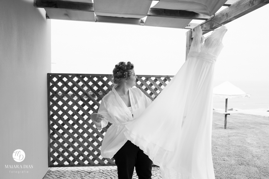 Casamento de Brasileira com Portugues de dia na Quinta da Falca Nazaré Portugal, making of da noiva, vestido de noiva, fotos feitas por Maiara Dias Fotografia