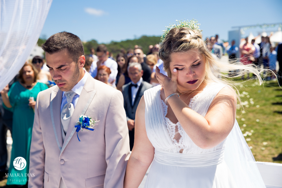 Casamento de Brasileira com Portugues de dia na Quinta da Falca Nazaré Portugal, casamento na praia, fotos feitas por Maiara Dias Fotografia