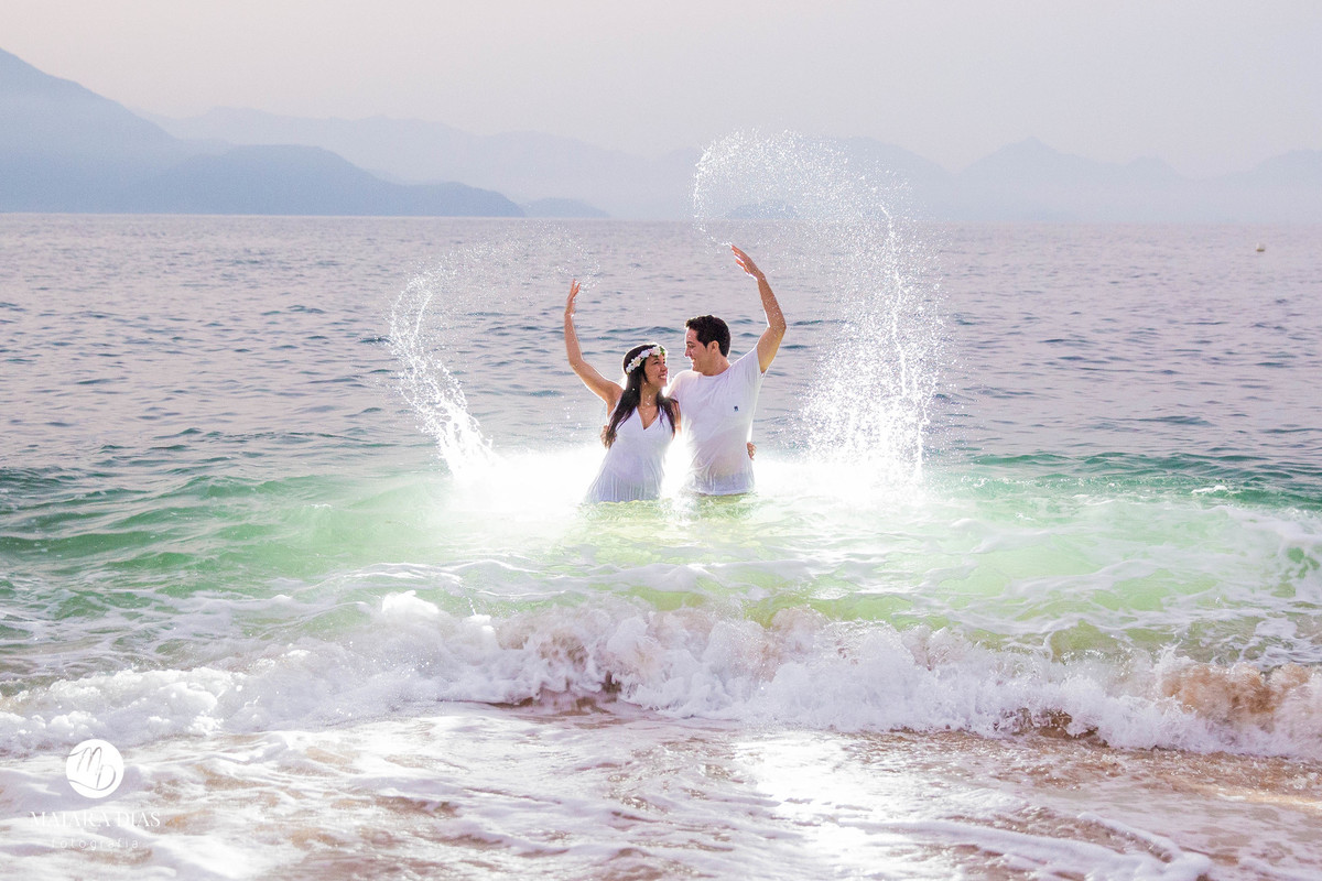 Ensaio Pre Wedding Thais e Bruno praia Paraty-RJ