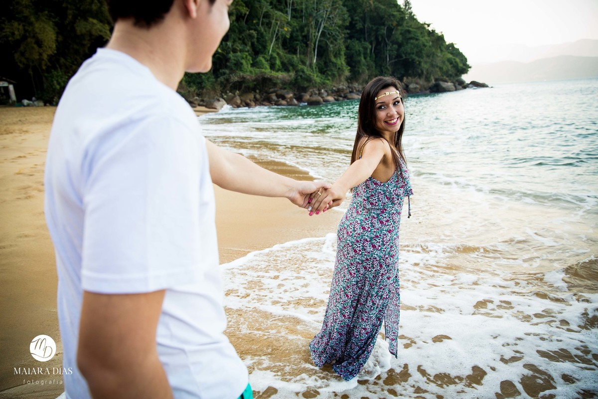Ensaio Pre Wedding Thais e Bruno praia Paraty-RJ