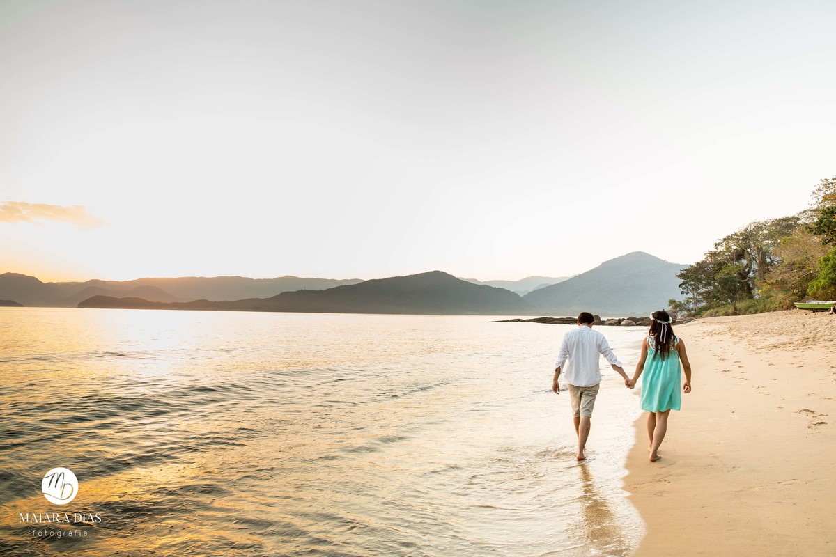 Ensaio Pre Wedding Thais e Bruno praia Paraty-RJ