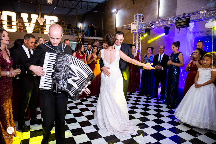 fotos de casamento aline e claudemir na igreja paroquia santa terezinha em sumare sp e a recepcao na chacara frezzarin maiara dias fotografia