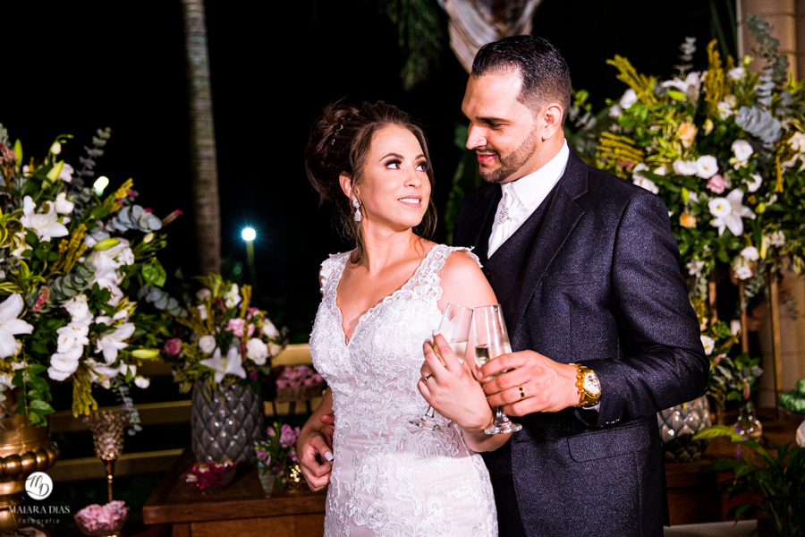fotos de casamento aline e claudemir na igreja paroquia santa terezinha em sumare sp e a recepcao na chacara frezzarin maiara dias fotografia