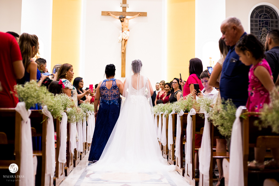 fotos de casamento aline e claudemir na igreja paroquia santa terezinha em sumare sp e a recepcao na chacara frezzarin maiara dias fotografia--112