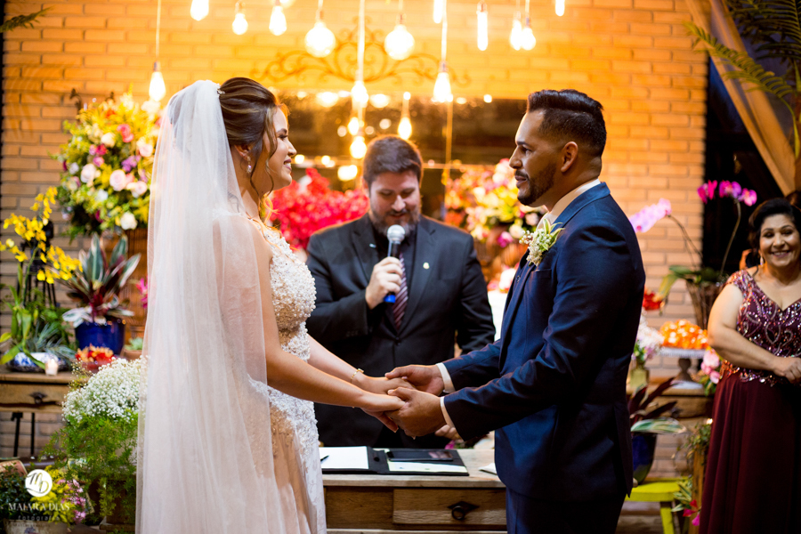 Fotos do Casamento Natalia e Julio na chacara Luz do Campo em Nova Odessa no interior de São Paulo. Fotos feitas pela Maiara Dias Fotografia. Cerimonia