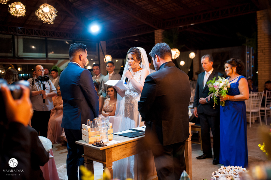 Fotos do Casamento Natalia e Julio na chacara Luz do Campo em Nova Odessa no interior de São Paulo. Fotos feitas pela Maiara Dias Fotografia. Cerimonia