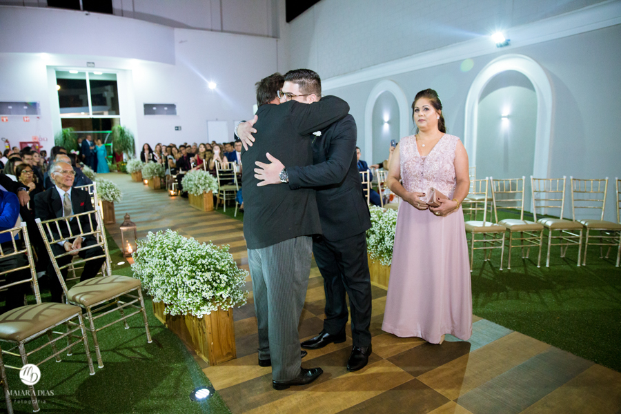 Casamento Cristao no Le Partie Eventos em Nova Odessa SP entrada do noivo casal Tj Testemunha de Jeova noivo se emocionou fotos Maiara Dias Fotografia