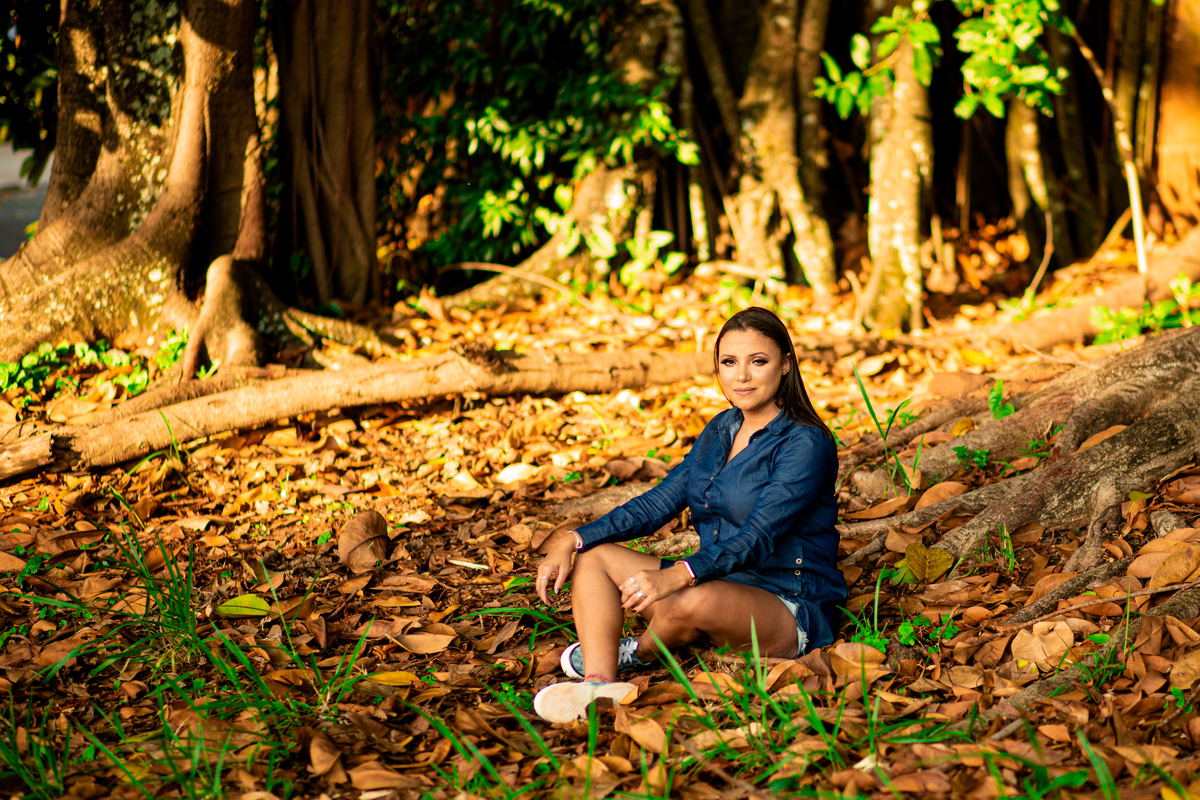 Ensaio Fotografico Cristiana na Fazenda Casarão no Parque Jambeiro em Campinas, interior do estado de São Paulo. Casarão abandonado. Maiara Dias Fotografia.