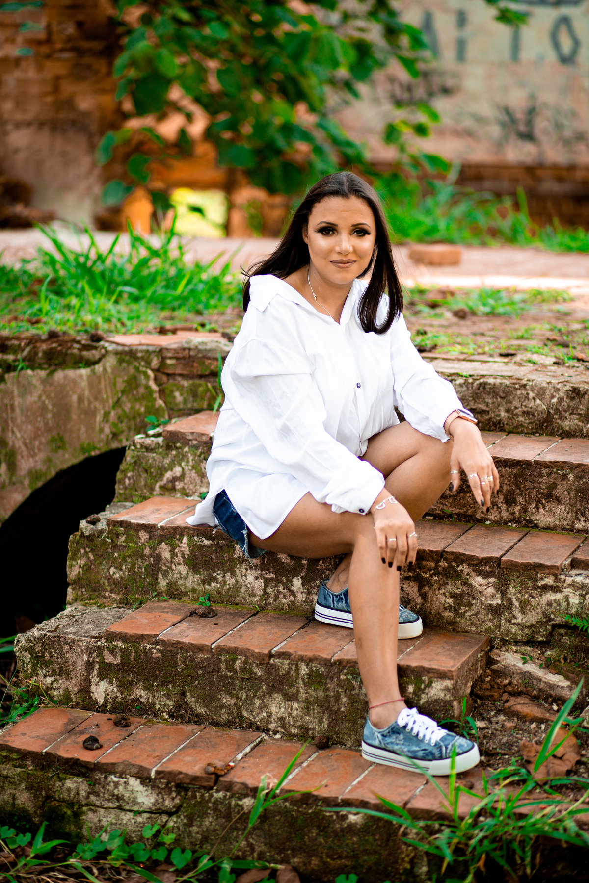 Ensaio Fotografico Cristiana na Fazenda Casarão no Parque Jambeiro em Campinas, interior do estado de São Paulo. Casarão abandonado. Maiara Dias Fotografia.