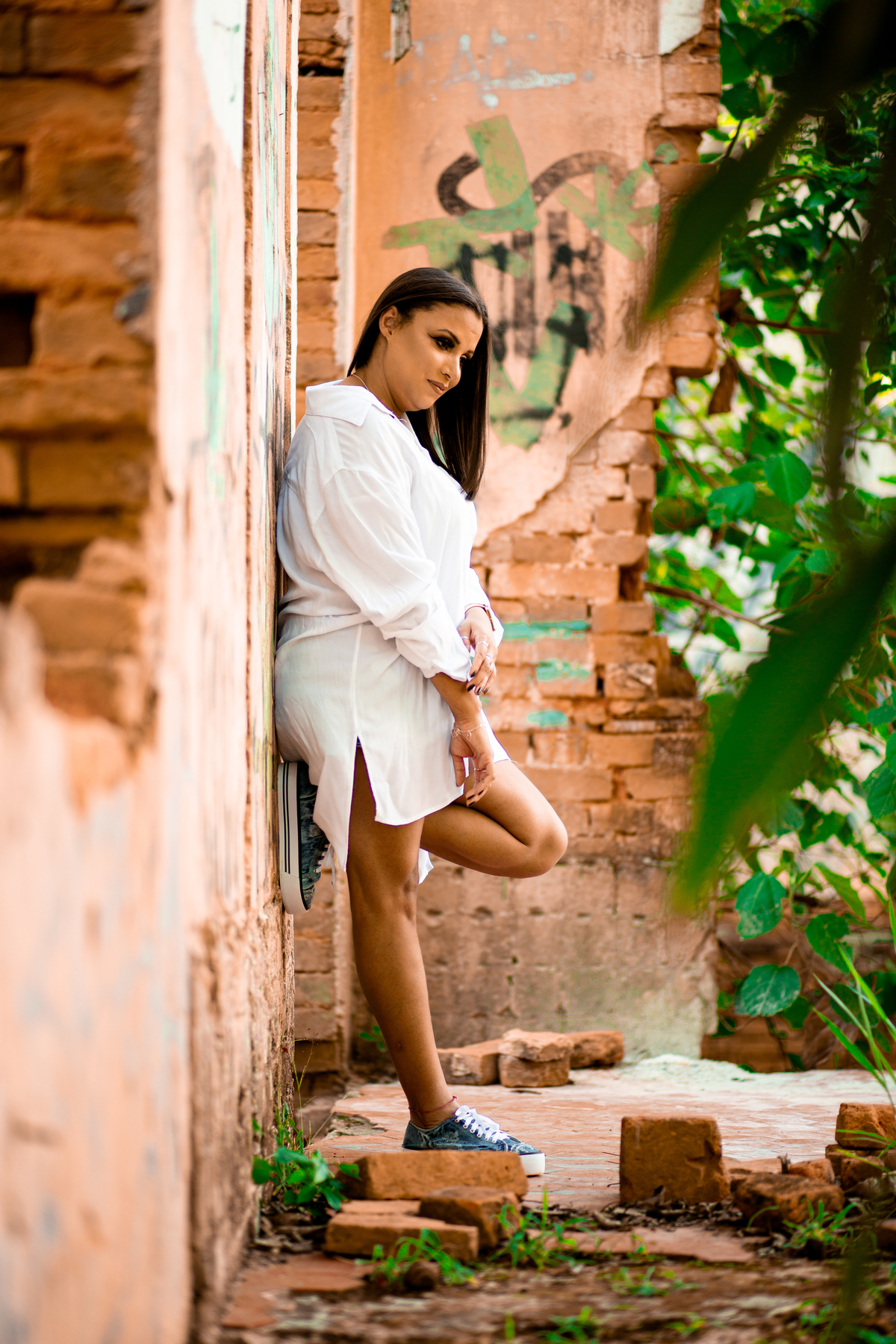 Ensaio Fotografico Cristiana na Fazenda Casarão no Parque Jambeiro em Campinas, interior do estado de São Paulo. Casarão abandonado. Maiara Dias Fotografia.