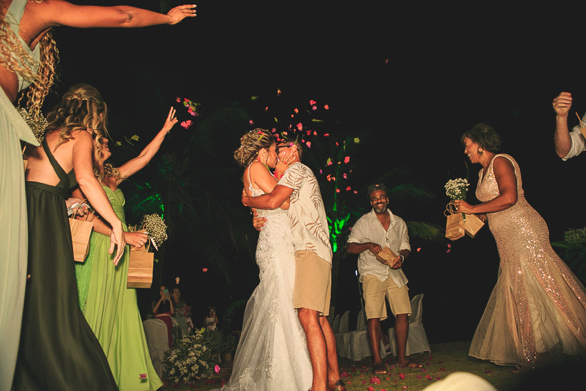 beijo-do-noivo-e-da-noiva