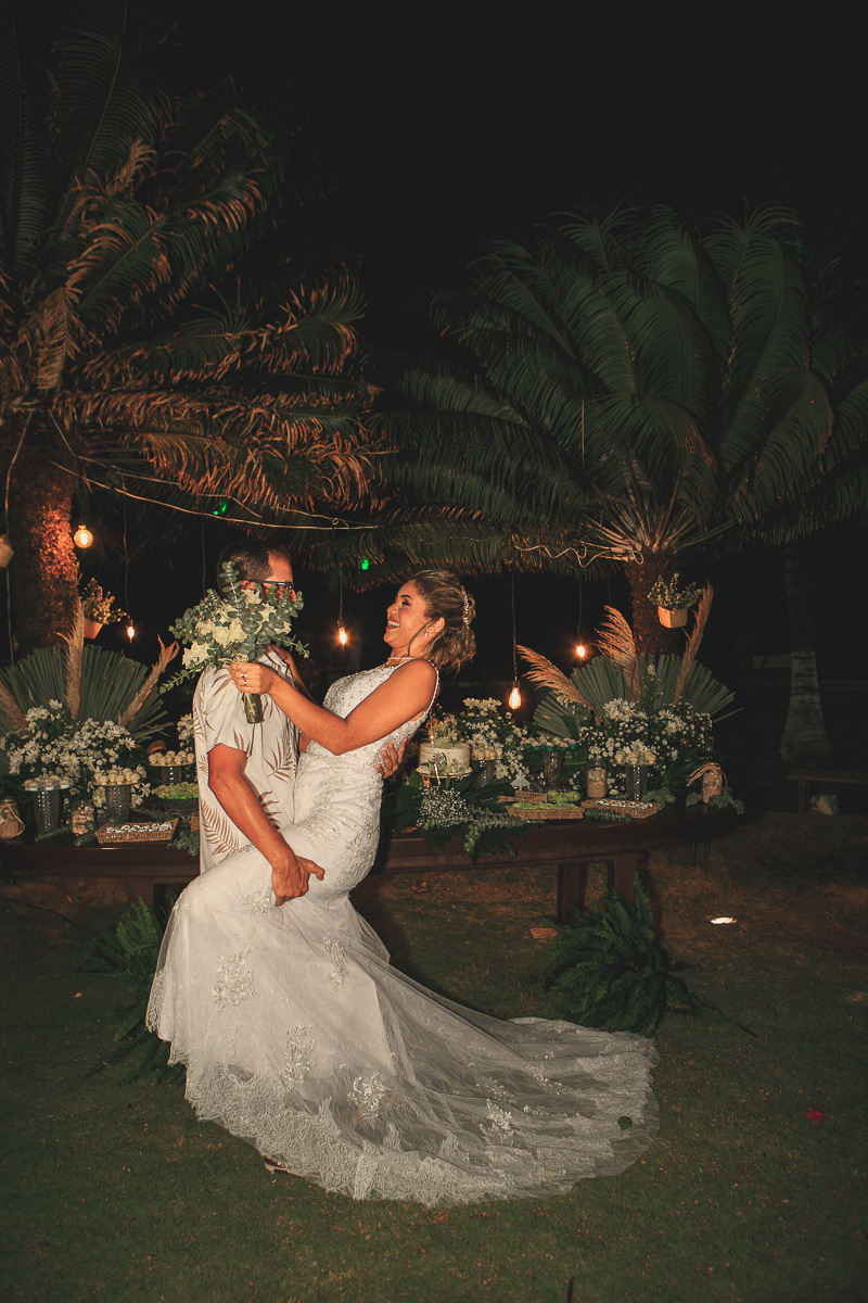 noiva-e-noivo-na-fotografia-de-casamento