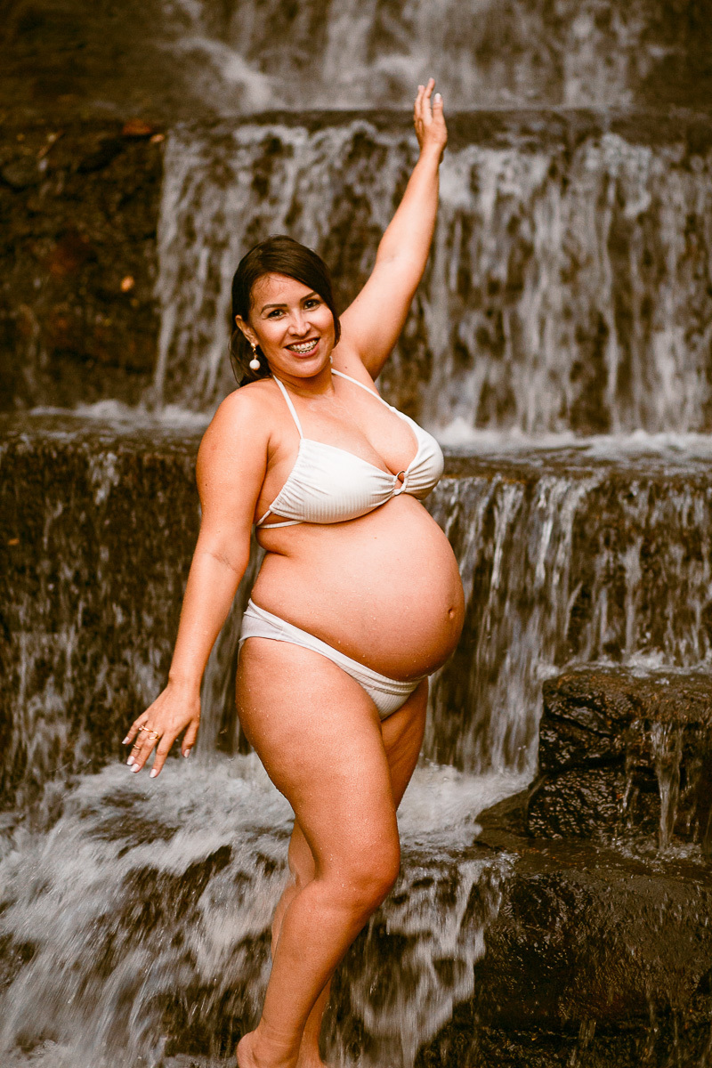 gestante na cachoeira