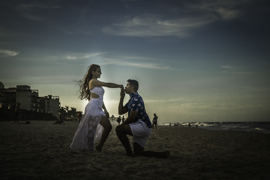 pre-wedding-casal-fotografia-diferente-casal-noivos-praia-beach-park-fotografo-de-fortaleza-julio-amaral