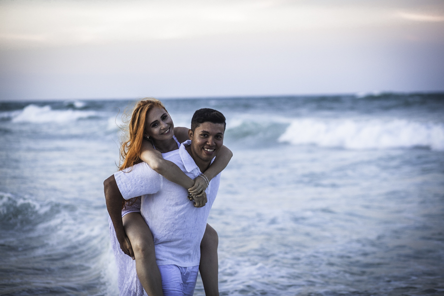 pre-wedding-casal-fotografia-diferente-casal-noivos-praia-beach-park-fotografo-de-fortaleza-julio-amaral