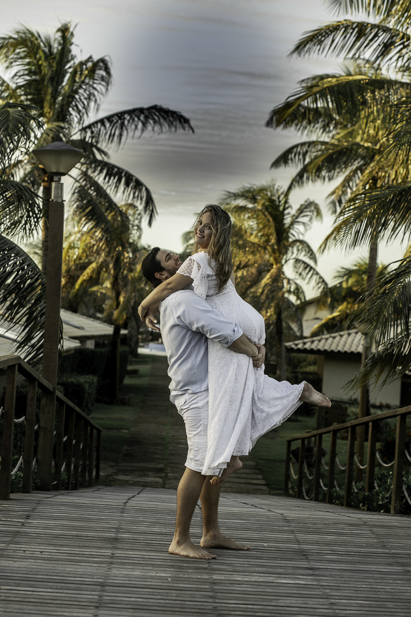 ENSAIO-PREWEDDING-RAFAELLA-MARCELO-NO-HOTEL-PEDRO-LAGUNA-EM-AQUIRAZ-PELAS-LENTES-FO-FOTOGRAFO-JULIO-AMARAL