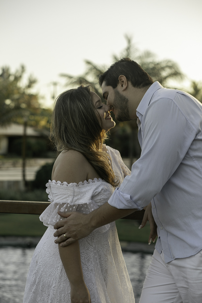 ENSAIO-PREWEDDING-RAFAELLA-MARCELO-NO-HOTEL-PEDRO-LAGUNA-EM-AQUIRAZ-PELAS-LENTES-FO-FOTOGRAFO-JULIO-AMARAL