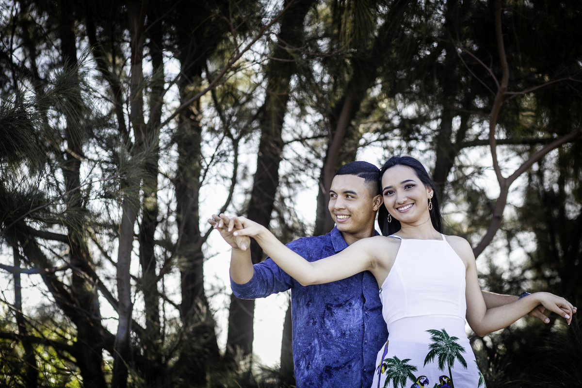 ENSAIO-EXTERNO-NA-PRAIA-DO-PECEM-SESSÃO=PRE-WEDDING-FOTOGRAFO-JULIO-AMARAL