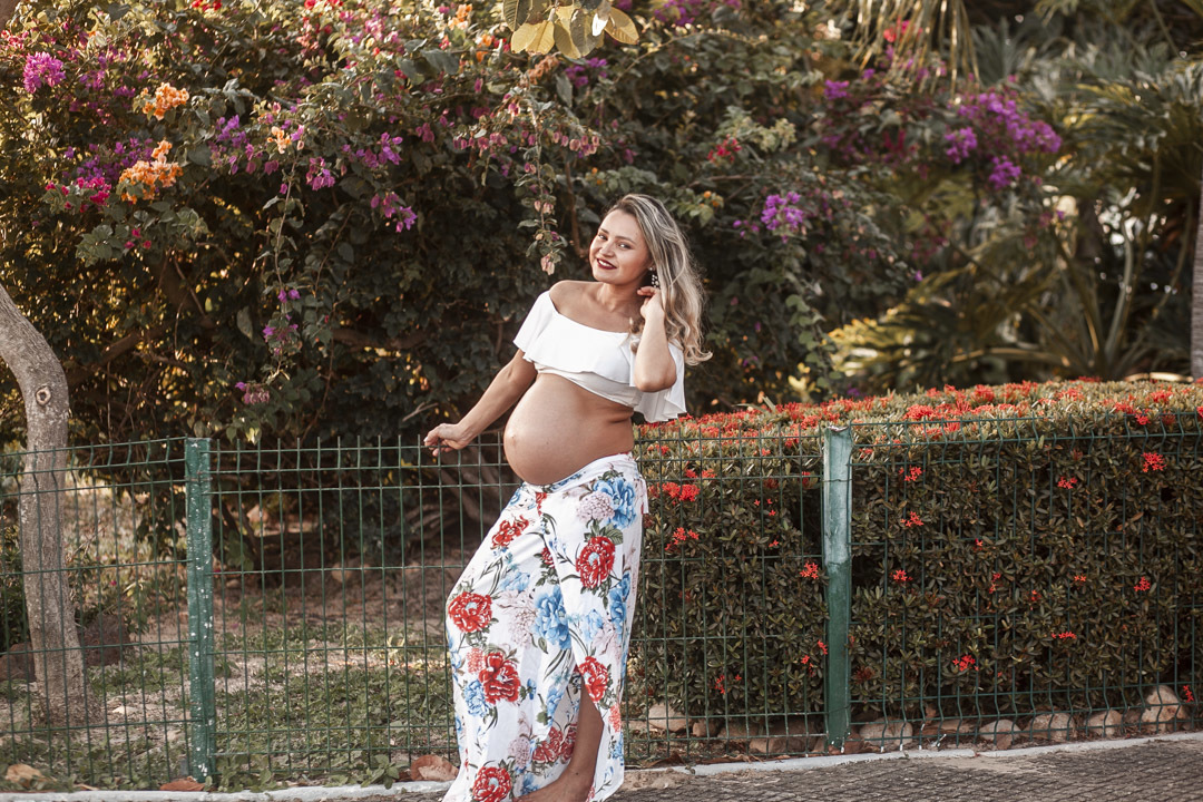 Ensaio de Gestante no verde do parque natural de Fortaleza Parque do Cocó, com extenso manguezal.