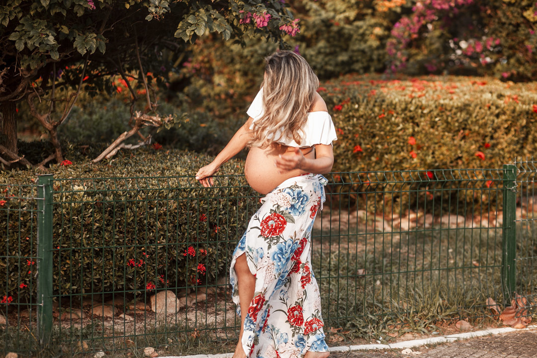 Ensaio de Gestante no verde do parque natural de Fortaleza Parque do Cocó, com extenso manguezal.