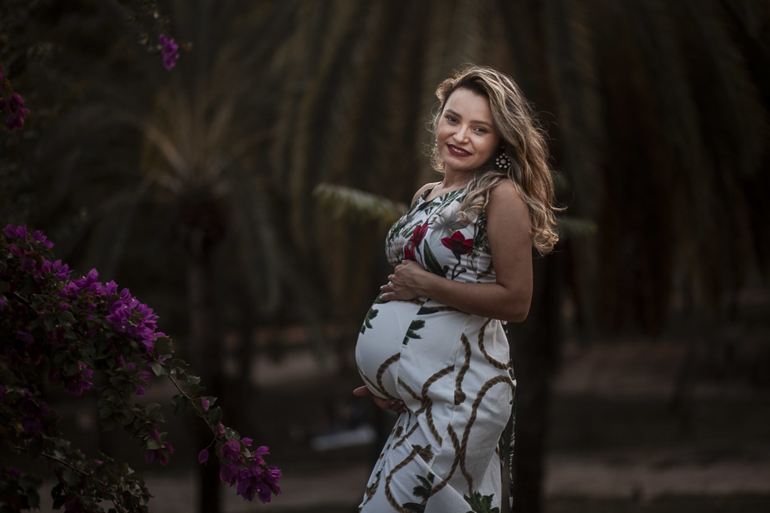 Ensaio de Gestante no verde do parque natural de Fortaleza Parque do Cocó, com extenso manguezal.