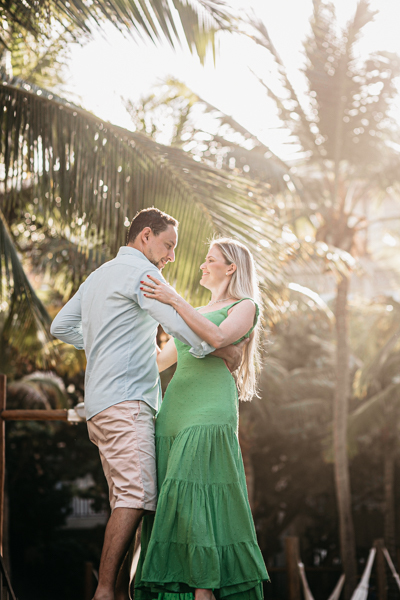 ENSAIO PRE WEDDING AO POR DO SOL NA PRAIA LITORANEA DO CEARA NA CIDADE DE AQUIRAZ NO BEACH PARK NOIVOS EM ENSAIO FOTOGRAFICO PROXIMO DO SEU CASAMENTO