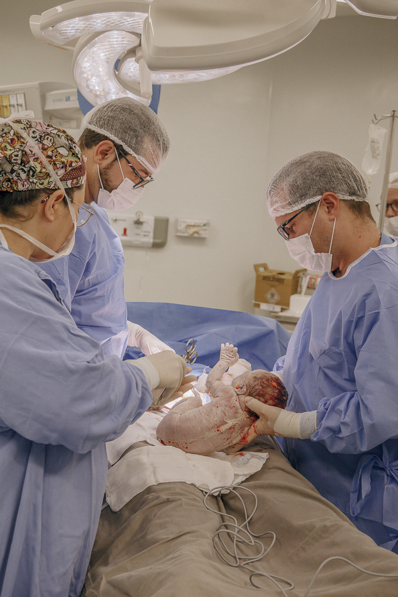 fotografia de parto jau, fotos de parto, bebe nascendo, unimed jau, santa asa jau, unimed bauru, fotografia recem nascido, parto cesarea, fotos de bebe, fotografia em jau e regiao, clinica pailo