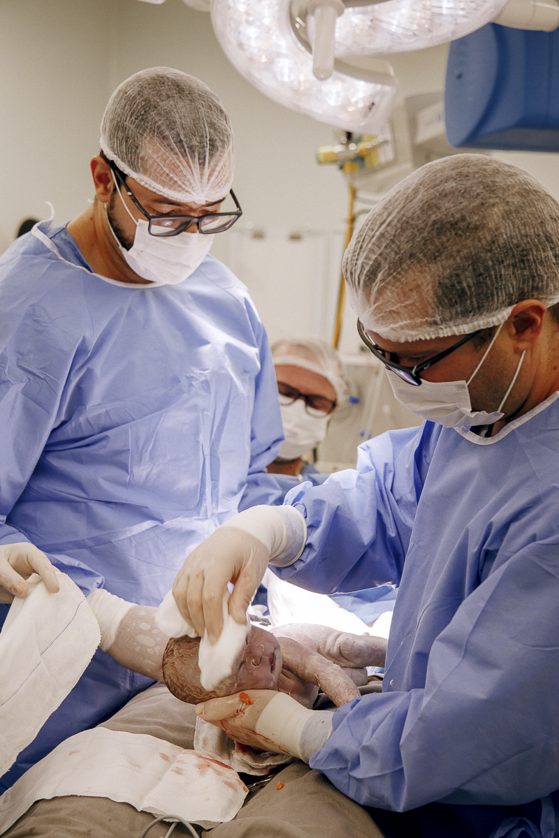 fotografia de parto jau, fotos de parto, bebe nascendo, unimed jau, santa asa jau, unimed bauru, fotografia recem nascido, parto cesarea, fotos de bebe, fotografia em jau e regiao, clinica pailo