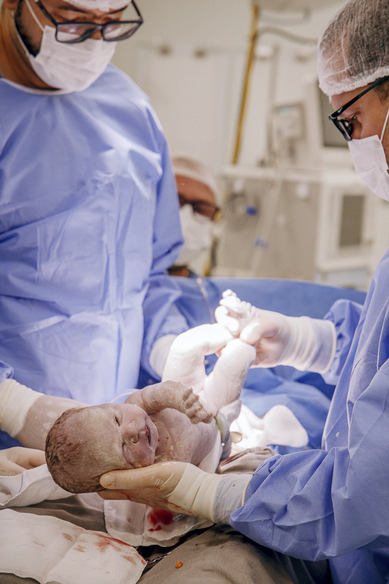 fotografia de parto jau, fotos de parto, bebe nascendo, unimed jau, santa asa jau, unimed bauru, fotografia recem nascido, parto cesarea, fotos de bebe, fotografia em jau e regiao, clinica pailo