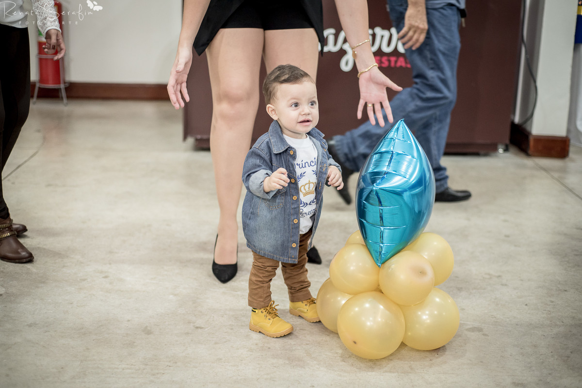 fotografo infantil em jau, festa de um aninho em jau, salão de festas em jau, foto de recém nascido feita pela fotógrafa Renata Serafim