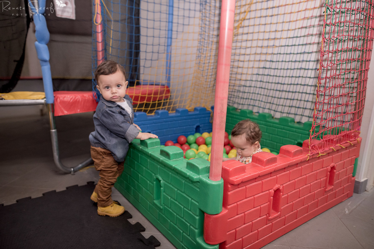 fotografo infantil em jau, festa de um aninho em jau, salão de festas em jau, foto de recém nascido feita pela fotógrafa Renata Serafim