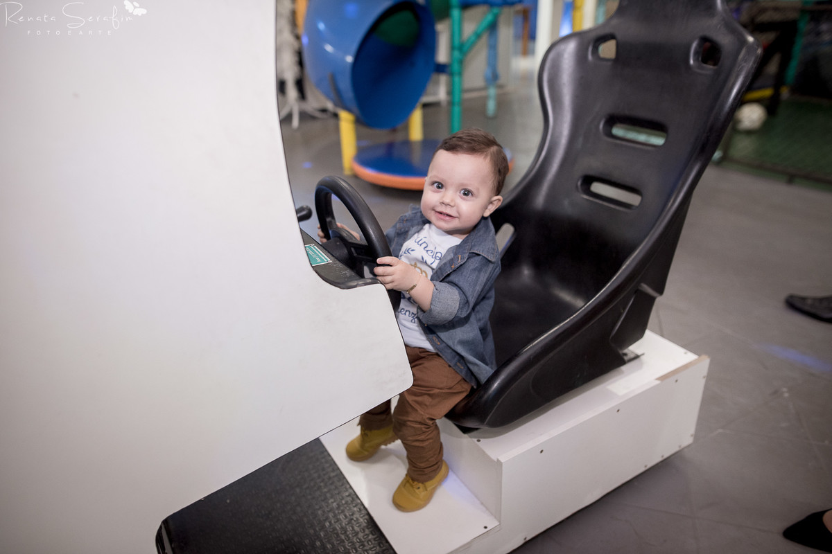 fotografo infantil em jau, festa de um aninho em jau, salão de festas em jau, foto de recém nascido feita pela fotógrafa Renata Serafim