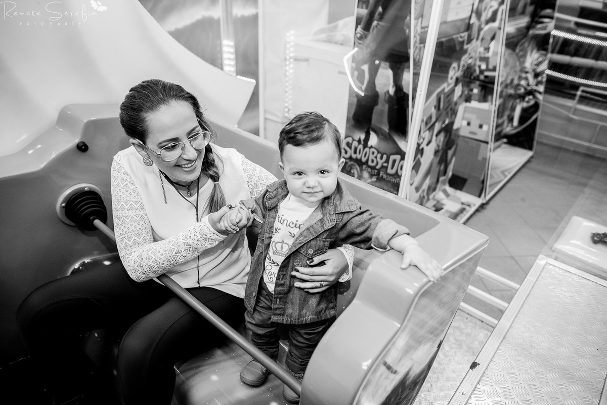 fotografo infantil em jau, festa de um aninho em jau, salão de festas em jau, foto de recém nascido feita pela fotógrafa Renata Serafim