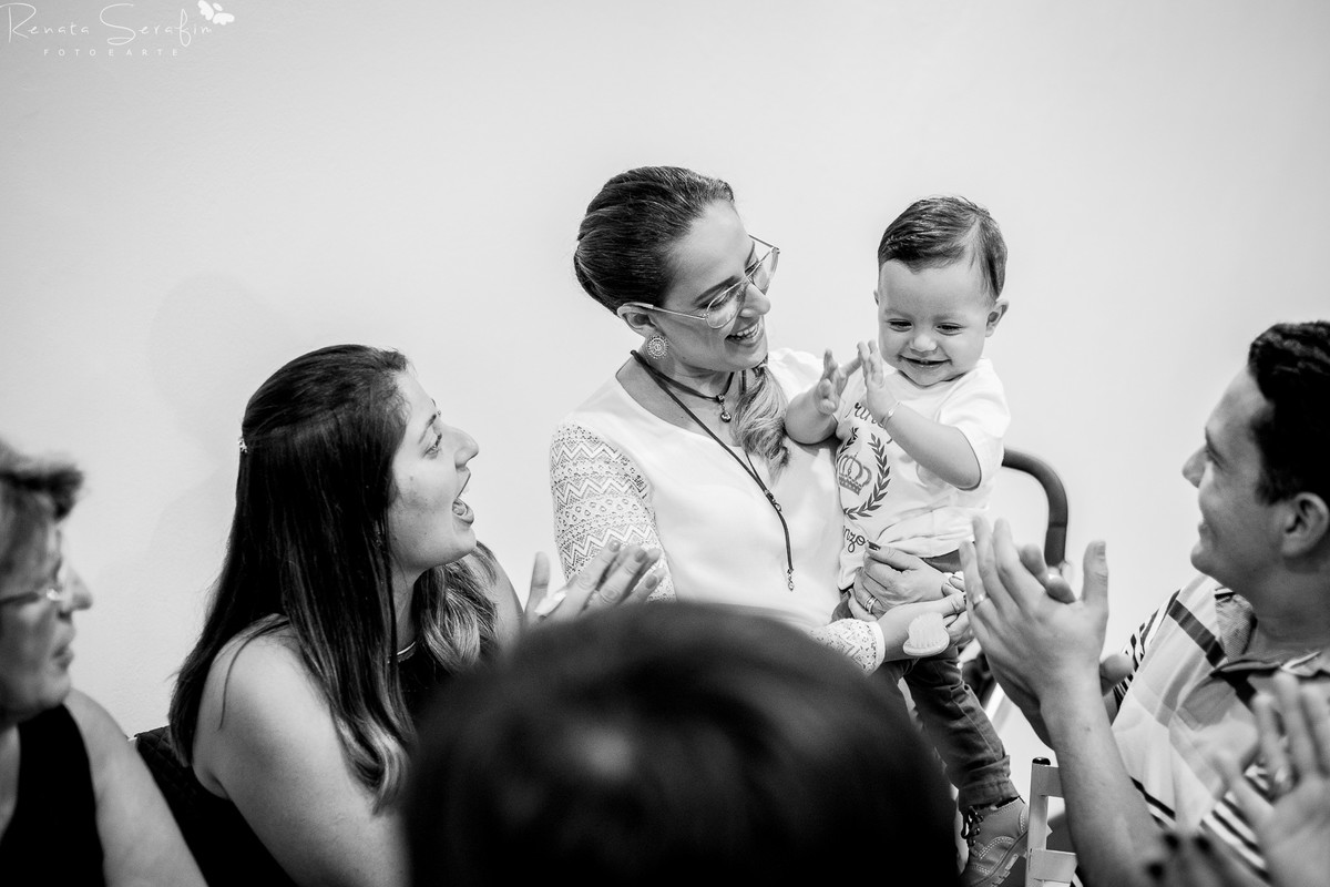 fotografo infantil em jau, festa de um aninho em jau, salão de festas em jau, foto de recém nascido feita pela fotógrafa Renata Serafim