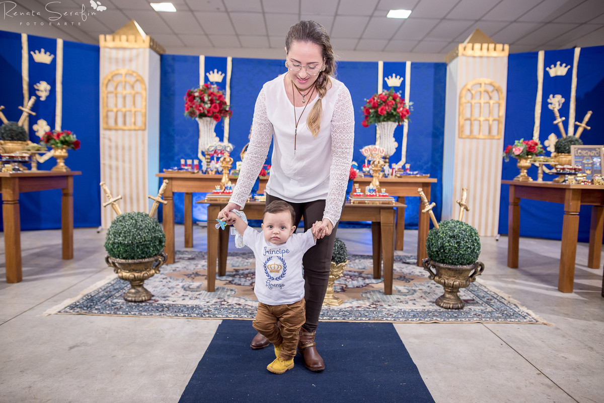 fotografo infantil em jau, festa de um aninho em jau, salão de festas em jau, foto de recém nascido feita pela fotógrafa Renata Serafim