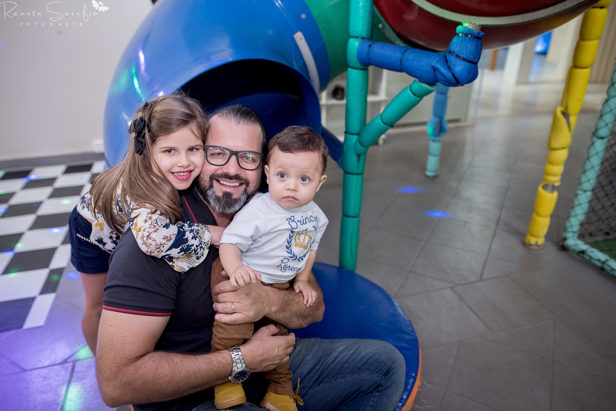 fotografo infantil em jau, festa de um aninho em jau, salão de festas em jau, foto de recém nascido feita pela fotógrafa Renata Serafim
