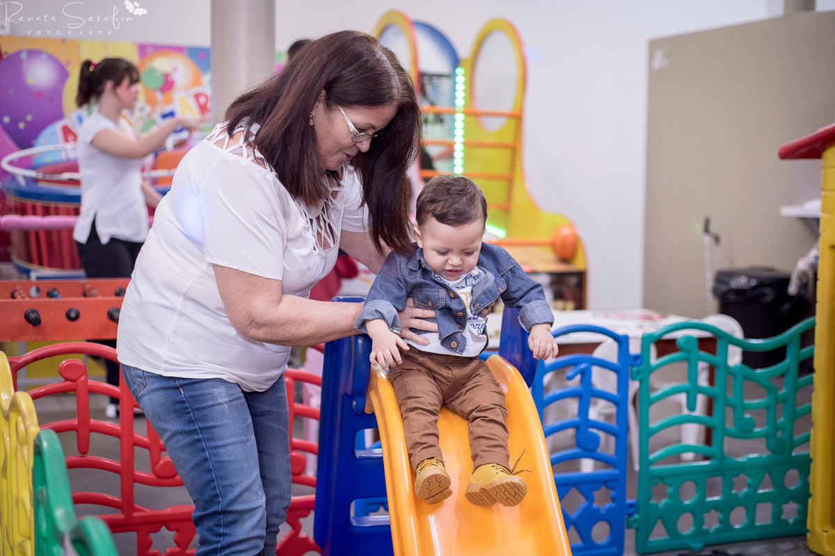 fotografo infantil em jau, festa de um aninho em jau, salão de festas em jau, foto de recém nascido feita pela fotógrafa Renata Serafim