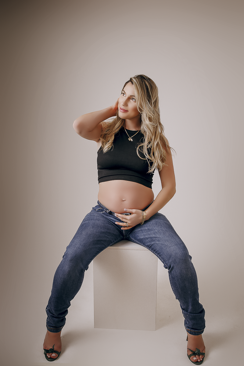 gestante, ensaio gestante, gestante estudio em jau, fotografia de gestante, estudio fotografico em bauru e regiao