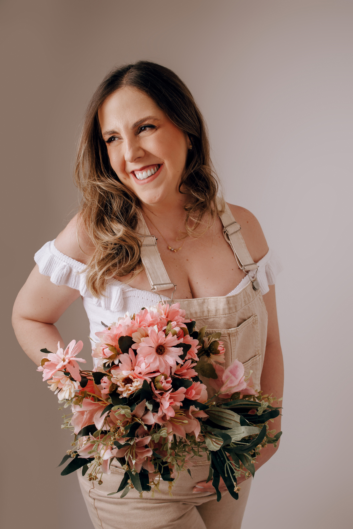 gestante, ensaio gestante, gestante estudio em jau, fotografia de gestante, estudio fotografico em bauru e regiao