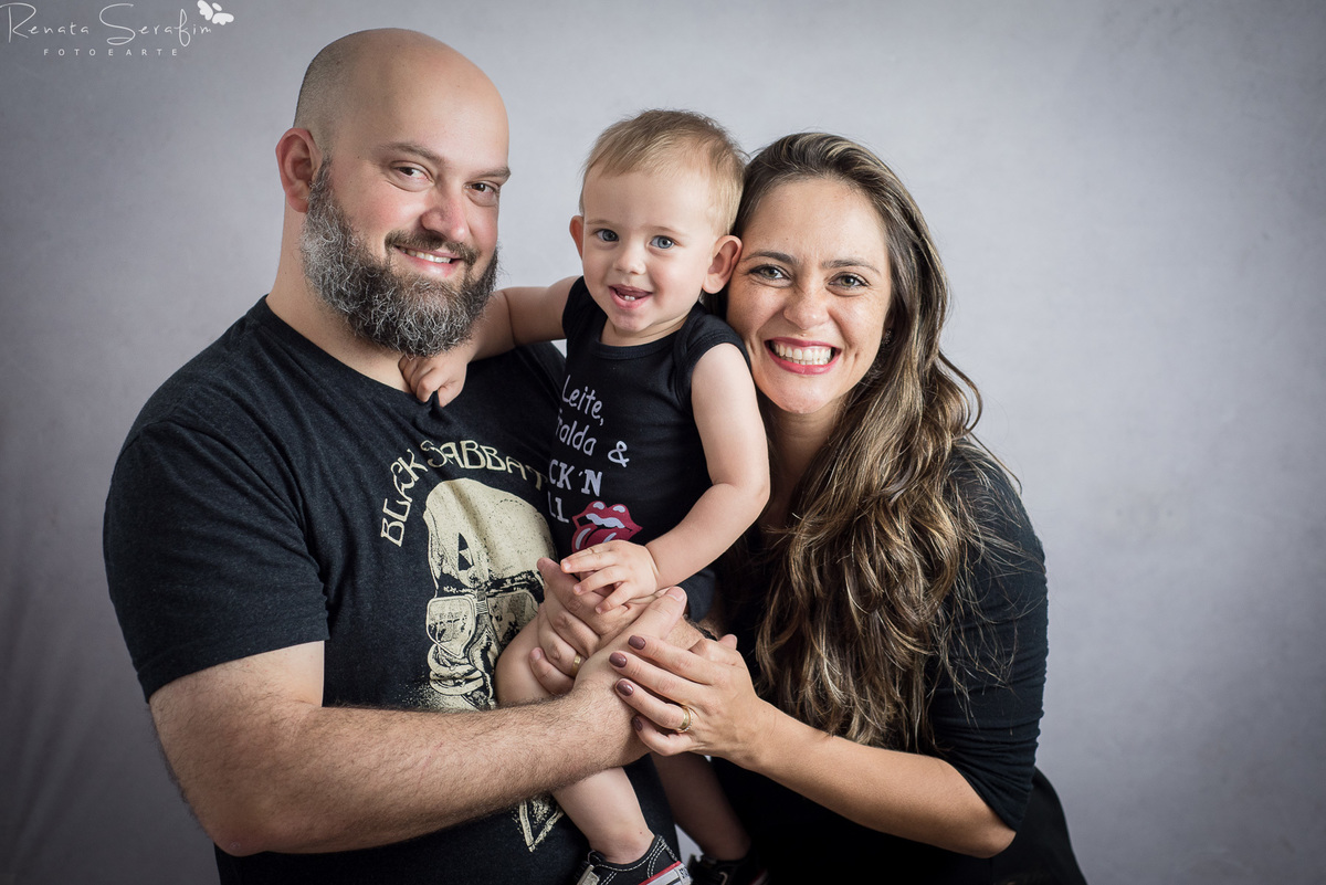 cake smash musical, festa de musica, Renata Serafim, rock and roll, smash the cake, tema de festas, tema musical, festa de rock and roll, fotografa em jau, fotografo infantil, fotografo em bariri, fotografo bauru, dois corregos, musica, smash, leite frald