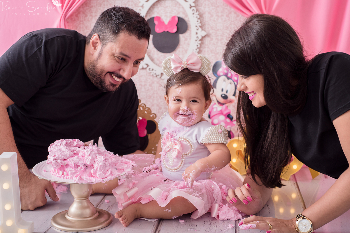 book infantil, cake smash minnie, cenario para fotos, festa da minnie, festa de menina, festa realeza, fotografo em jau, inpirações, mae de menina, meleca no bolo, minnie rosa, realeza, renata serafim, salao de festas em jau, sessão infantil, smash cake