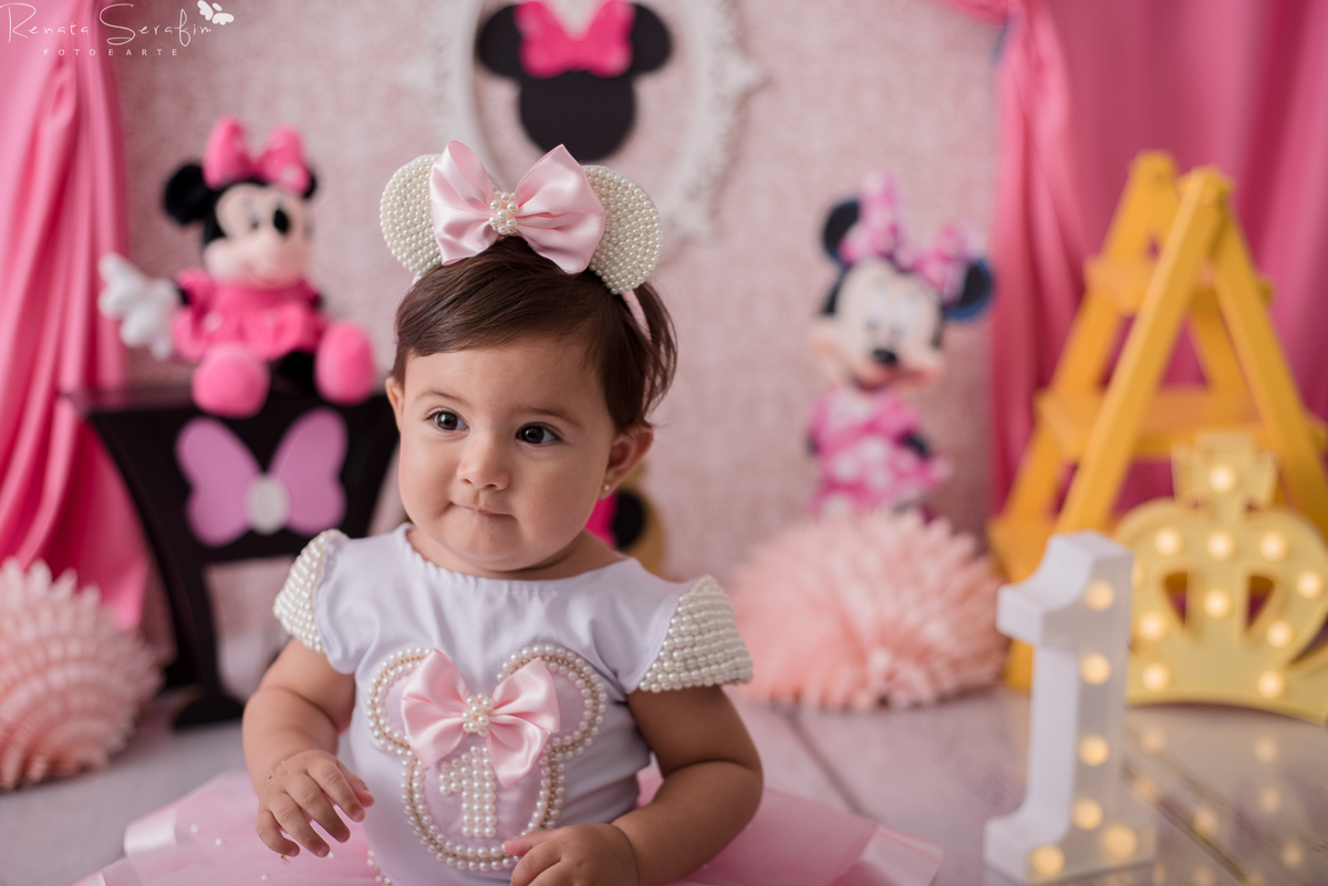 book infantil, cake smash minnie, cenario para fotos, festa da minnie, festa de menina, festa realeza, fotografo em jau, inpirações, mae de menina, meleca no bolo, minnie rosa, realeza, renata serafim, salao de festas em jau, sessão infantil, smash cake